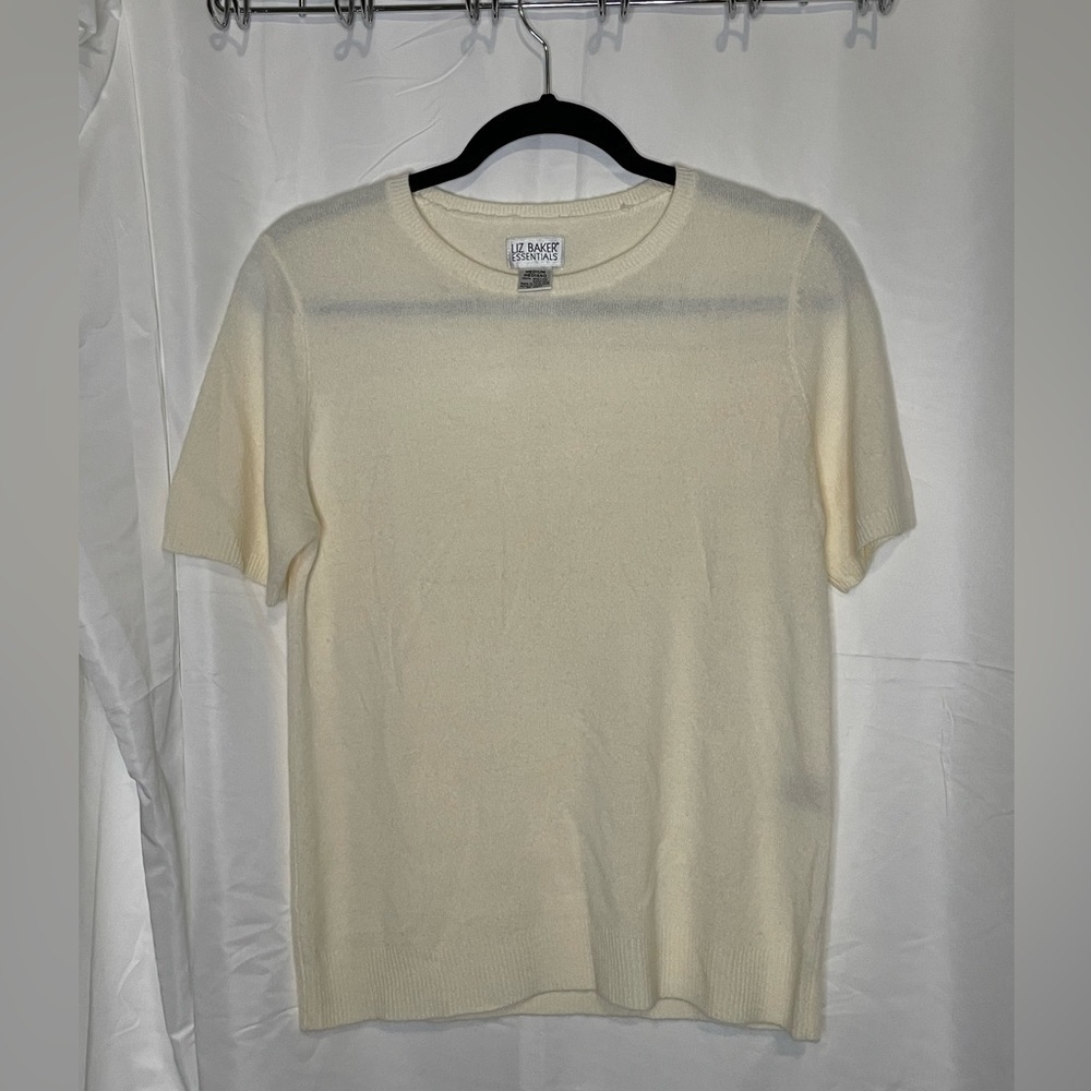 Liz baker essentials/ short sleeve scoop neck pull over acrylic sweater ivory 